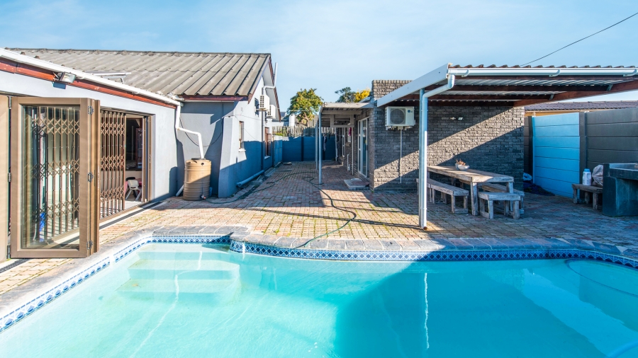 5 Bedroom Property for Sale in Bonny Brook Western Cape